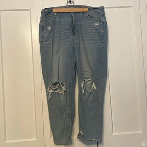 American Eagle Mom Jean Distressed Size 18 Short